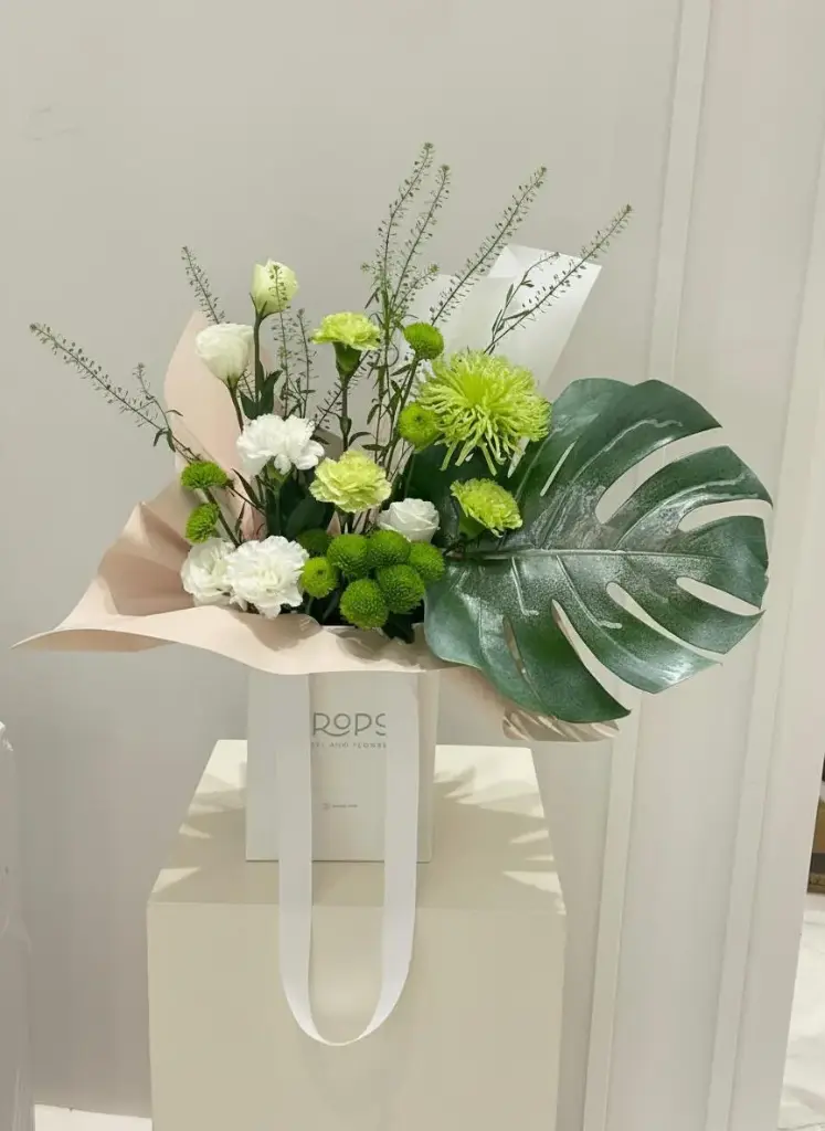 Nature green bag flower